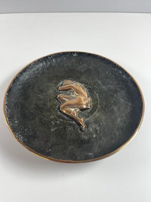 Bronze fad med kvinde figur antageligt Tinos.