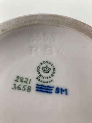 Kongelig vase med motiv af sejlskib nr. 3558.
