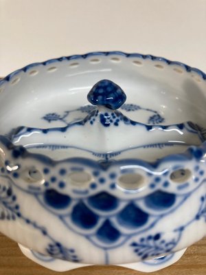 Royal Copenhagen Musselmalet Riflet Fad