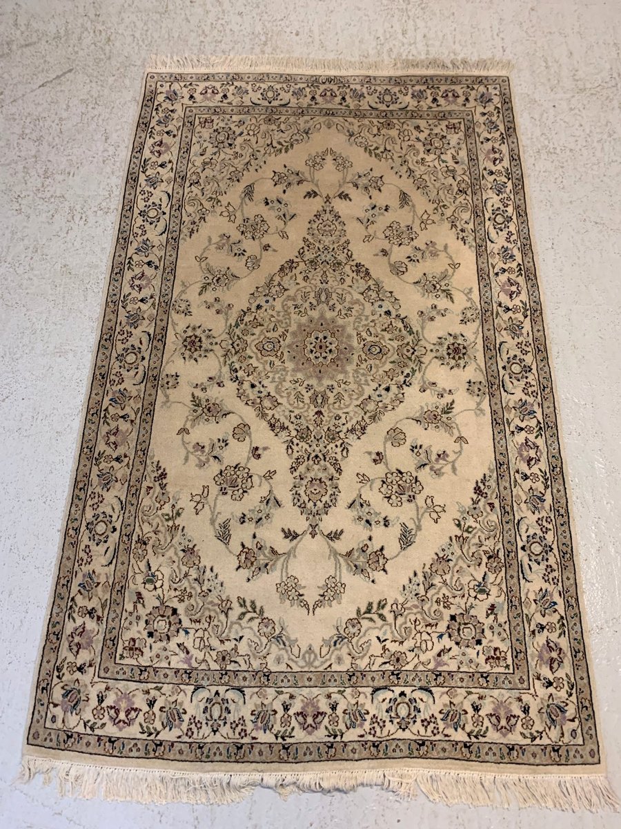 Tæppe, ægte, håndvævet, 127 x 206 cm.