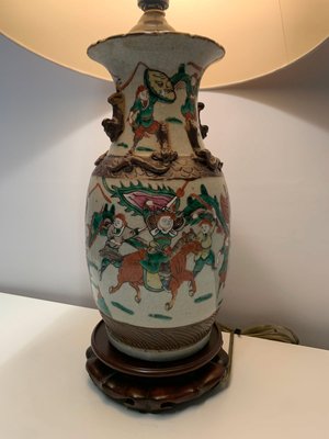 Kinesisk bordlampe, med skærm