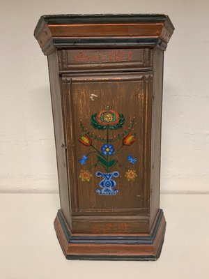 Hjørneskab, anno 1820