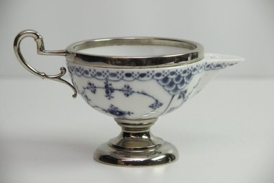 Royal Copenhagen Musselmalet Halvblonde flødekande