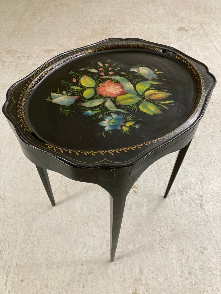 Bakkebord med blomster decor