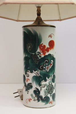 Kinesisk porcelænsbordlampe med Foo Dogs