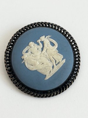 Wedgwood broche made in england 1954 i sølv 925.