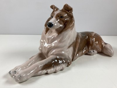 Royal Copenhagen kongelig figur af hund nummer 1701