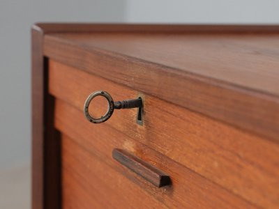 Dansk 60er arkivskab i teak med  jalousilåge