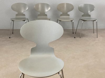 5 stk Arne Jacobsen grå myre stole
