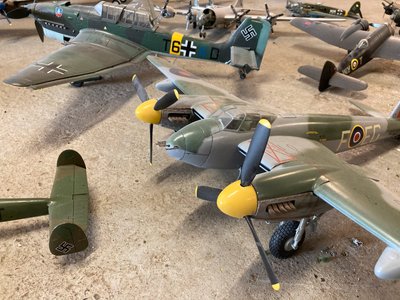 Samling store modelfly