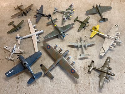 Samling store modelfly