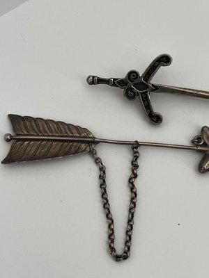Par sølv broche og pin