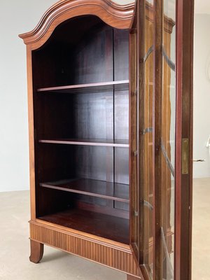 Vitrine skab med glaslåge