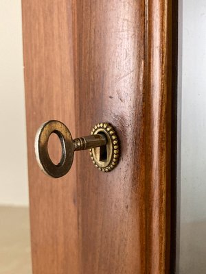 Vitrine skab med glaslåge