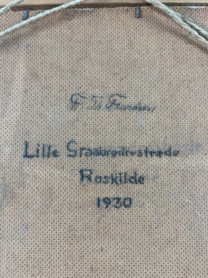 Maleri af Fr. Frandsen stræde i Roskilde by fra 1930 i smuk guld ramme.