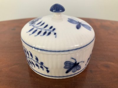 Royal Copenhagen lågkrukke nr. 2115