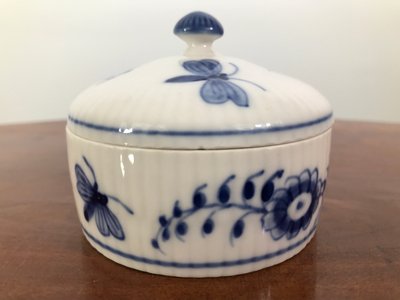 Royal Copenhagen lågkrukke nr. 2115