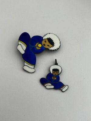 A. Dragsted broche og vedhæng Inuit eskimo motiv i 925 sølv med emalje