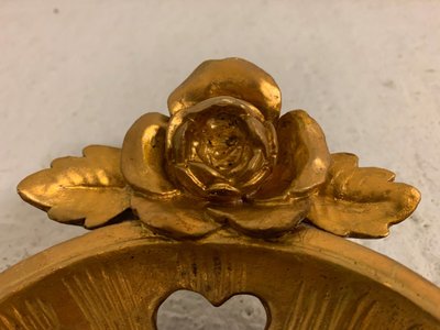 Spejl med forgyldt ramme