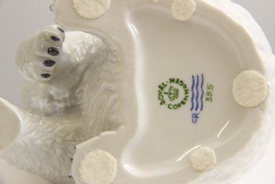 Allan Therkelsen isbjørn med unge model 355 Royal Copenhagen porcelæn