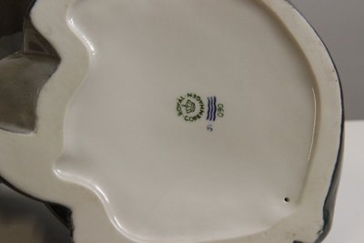 Royal Copenhagen Allan Therkelsen sæl med unge model 090