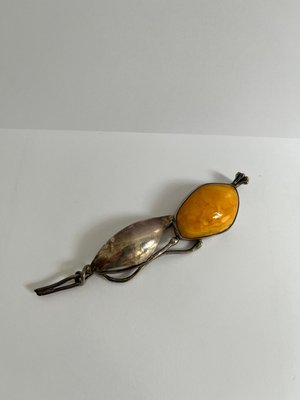 Rav sølv broche