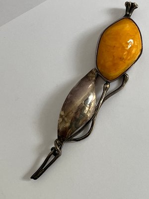 Rav sølv broche
