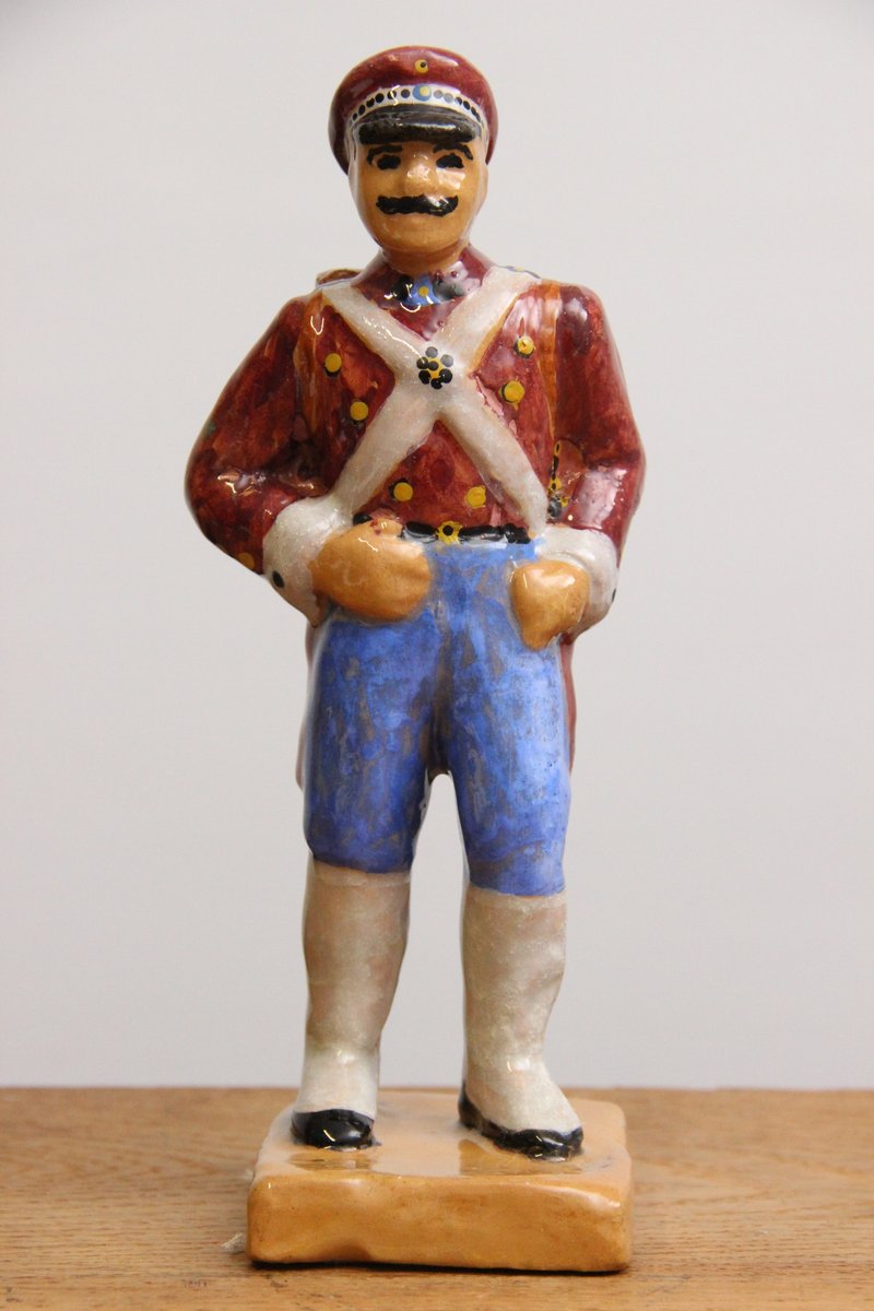 Porcelæn figur af postbud eller soldat – 1946