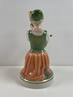 Royal Copenhagen Pige med guldhorn 12242