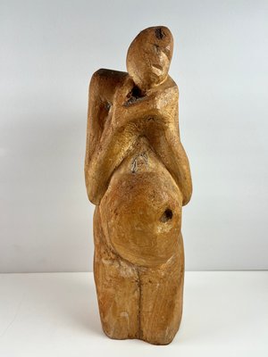 Stor moderne træskulptur