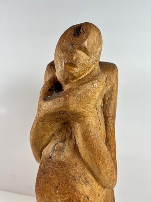 Stor moderne træskulptur
