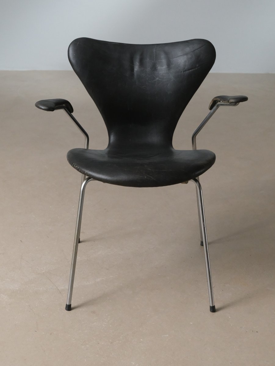 Arne Jacobsen 7er stol med armlæn