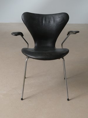 Arne Jacobsen 7er stol med armlæn