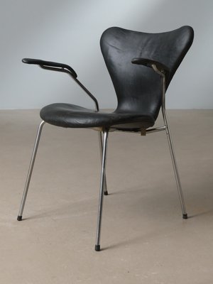 Arne Jacobsen 7er stol med armlæn