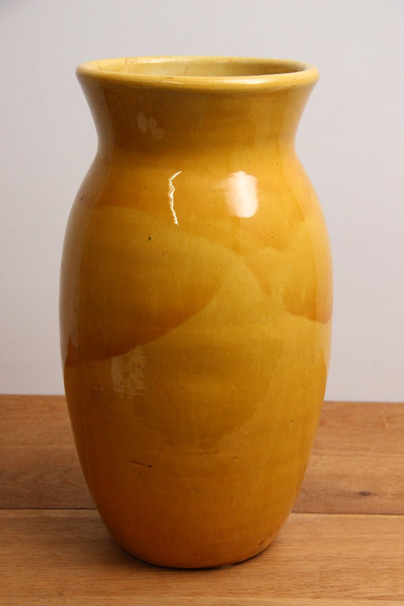 Gul keramik vase