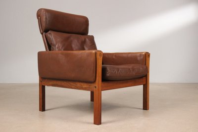 Hans J. Wegner AP62 lænestol i teak og læder