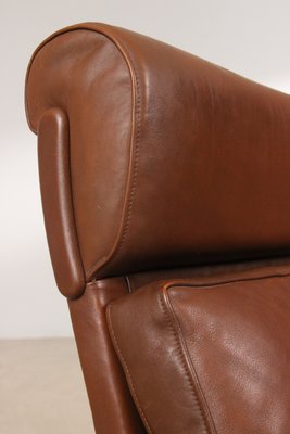 Hans J. Wegner AP62 lænestol i teak og læder