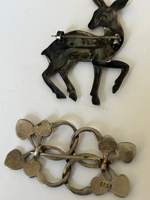 2 stk skønvirke brocher