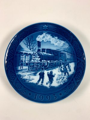 Juleplatte 1993, Royal Copenhagen, "Julegæsterne ankommer"