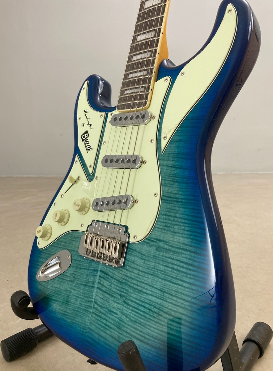 Burns London King Cobra Blue Elektrisk Guitar i Blå Flame Finish