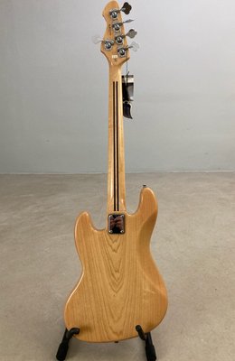 Revelation RBJ-67 DLX 5-String Bass med Entwistle Pickups