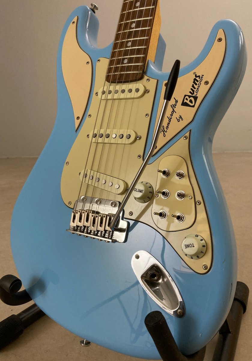 Burns Cobra Elguitar Lyseblå Vintage Style