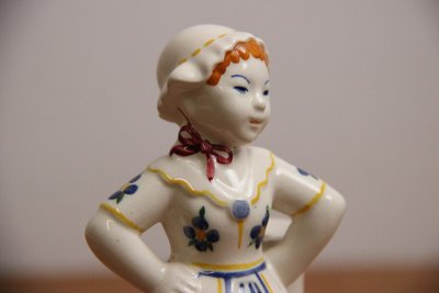Aluminia Børnehjælpsfigur Pernille 1956 af Herluf Jensenius