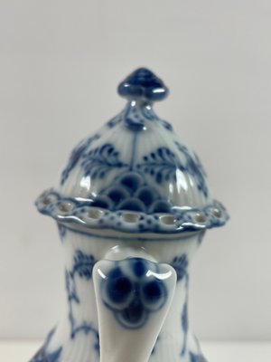 Royal Copenhagen Musselmalet Halvblonde Kande med Låg, nr. 1030