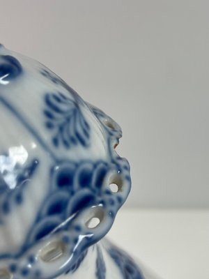 Royal Copenhagen Musselmalet Halvblonde Kande med Låg, nr. 1030