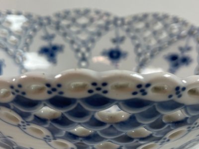 Royal Copenhagen frugtskål helblonde nr. 1061