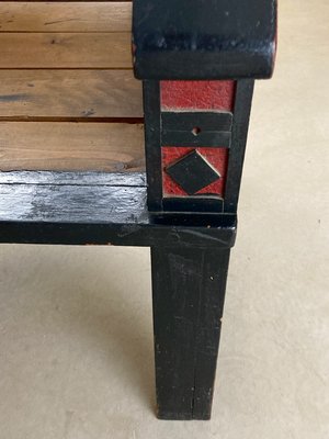Asiatisk bemalet bænk