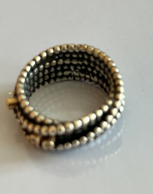 Unika Guldsmede ring med diamanter