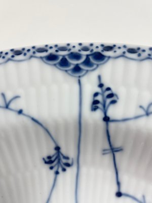 16 stk Royal Copenhagen dybetallerkner nr. 565