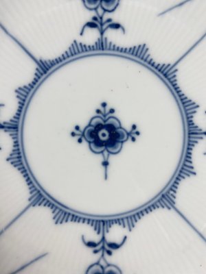 16 stk Royal Copenhagen dybetallerkner nr. 565